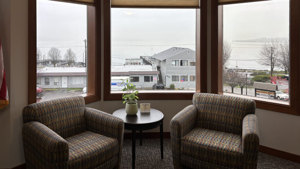 Large Court Reporting Conference Room Seating Area in Tacoma Washington
